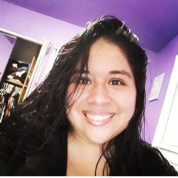 Meet your Posher, Iris - Picture 1 of 1